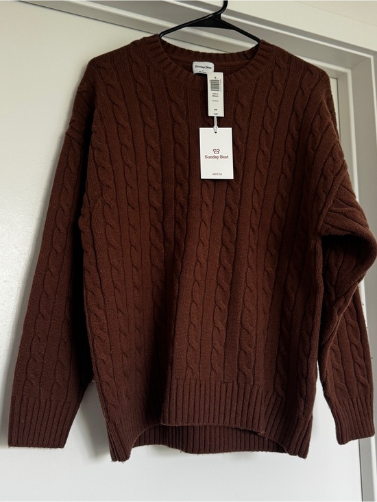 Aritzia Sweaters - Aritzia Cable Knit Crew Sweater in Brown